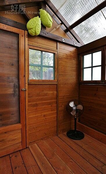 
12.螢火蟲樹屋內部。