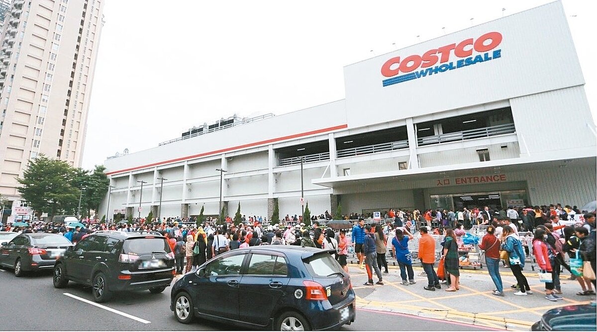 好市多高雄前鎮店，位於中華五路，1997年開幕，是好市多第一家台灣分店。聯合報系資料照
