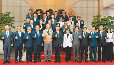 
行政院23日召開經濟發展委員會「包容成長」組顧問會議。圖∕郭吉銓
