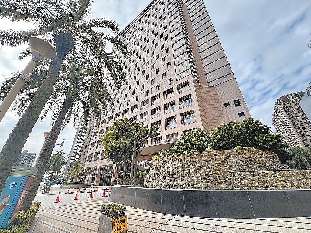 新竹縣新地王出爐，為竹北市光明六路東一段及自強北路角地，現況為喜來登大飯店使用。（王惠慧攝）