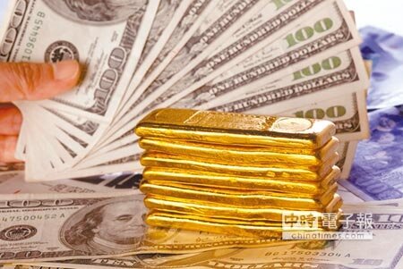 美元走強,金價暴跌,央行帳上獲利腰斬,足足少了新台幣3230億元。(本報資料照片)