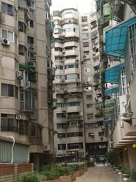 
3雖是早期大樓，但中庭十分寬敞。