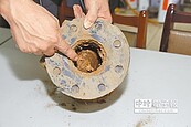 止水閥用20年　積滿水鏽藏毒物