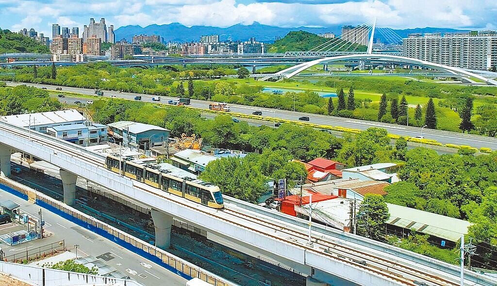 新北捷運公司目前經營環狀線、淡海輕軌、安坑輕軌3條路線，推動「大車站計畫」。圖／新北市捷運局提供