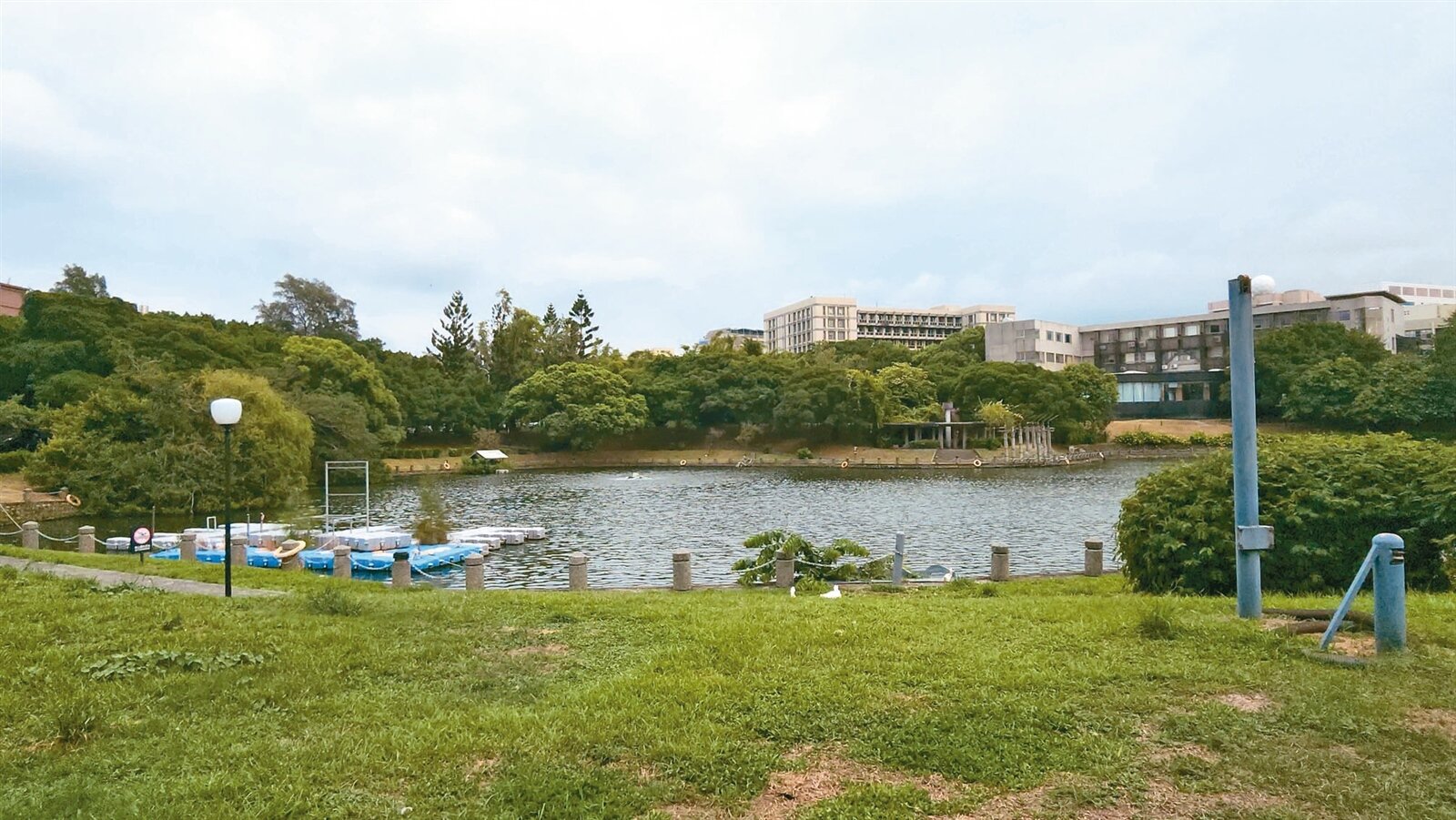 苗栗縣政府將與新竹某大學合作，在苗栗開辦學院及附屬實驗中學，預計22日簽合作備忘錄。記者胡蓬生／攝影 