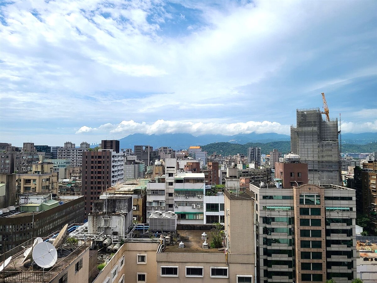 中山區因套房多、總價親民，吸引許多小資族入主，成為台北市近一年千萬以下住宅交易量最高的行政區。房市示意圖／永慶房產集團提供