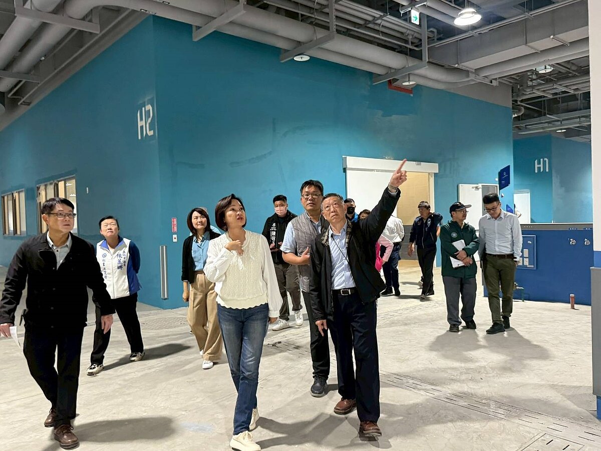 前鎮漁港多功能水產品運銷中心斥資24億元改建，即將驗收啟用，傳出攤商進駐意願低。圖／柯志恩辦公室提供
