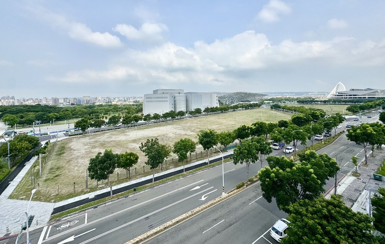 地上權招商案對政府利多，但投資人無法取得土地所有權，往往望而卻步。學者也提醒，要注意得標人的履約狀況，以免出現新壽與北市科的地上權糾紛。圖為水湳經貿園區經貿段6地號、8地號地上權招商土地。圖／聯合報系資料照片 