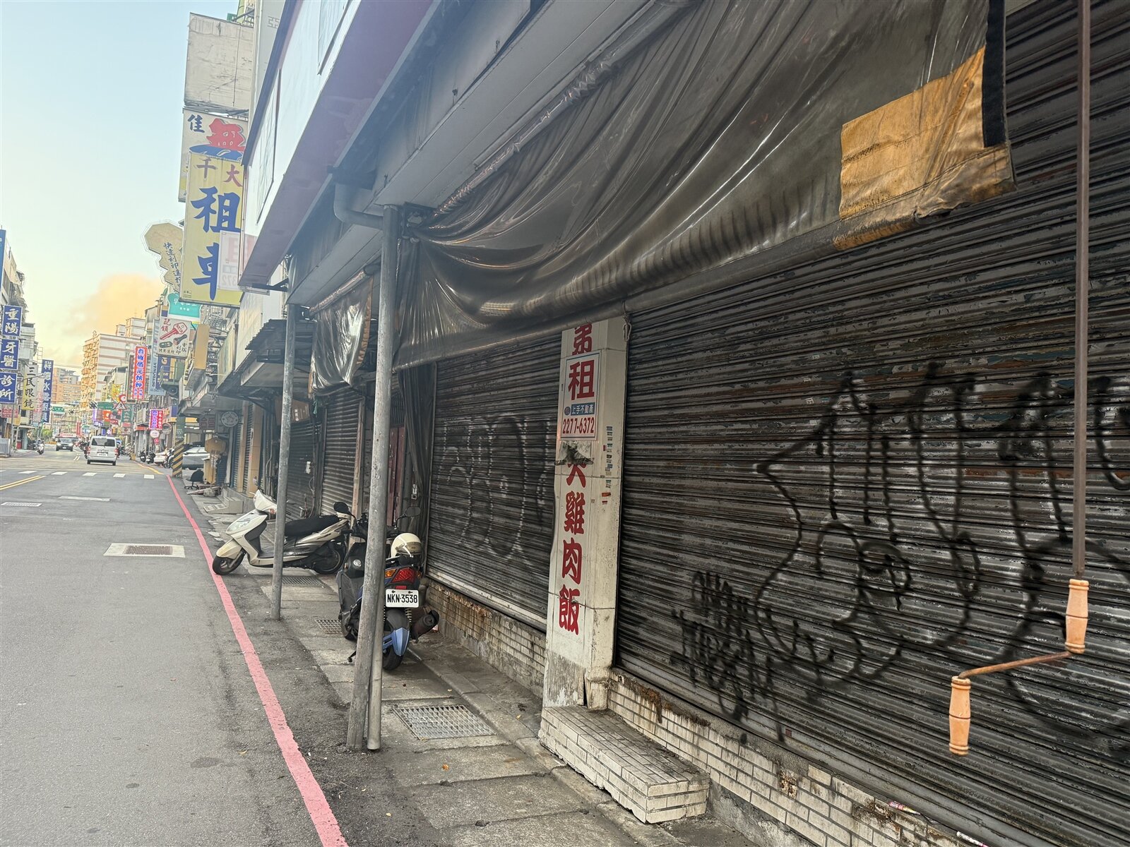 新北三重重陽路老舊公寓申請新北整建維護補助，工程即將開工，外牆與公共設施將全面更新。記者張策／攝影 