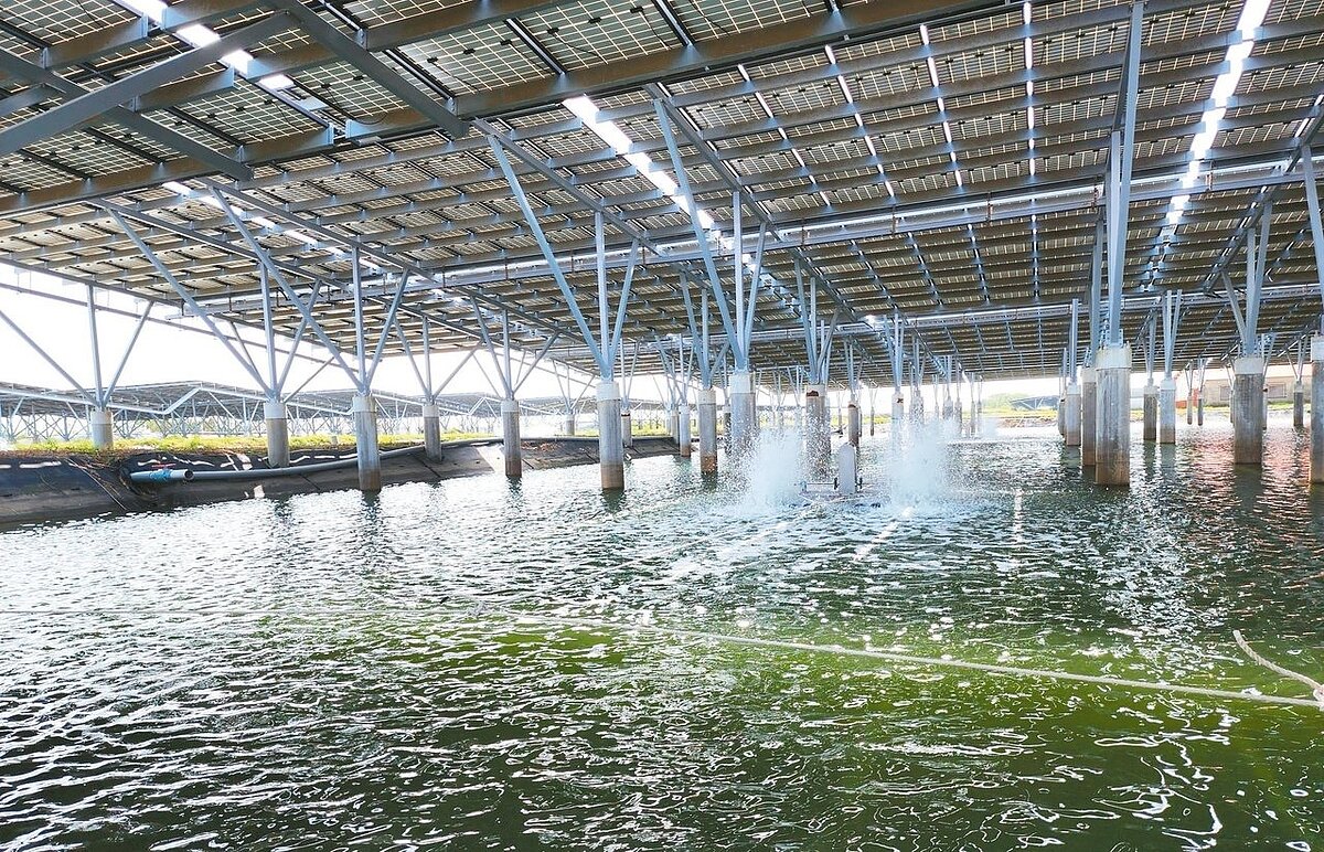 立法院日前三讀通過環評法部分條文，限制光電開發，要求開發前應實施環評。圖／聯合報系資料照
