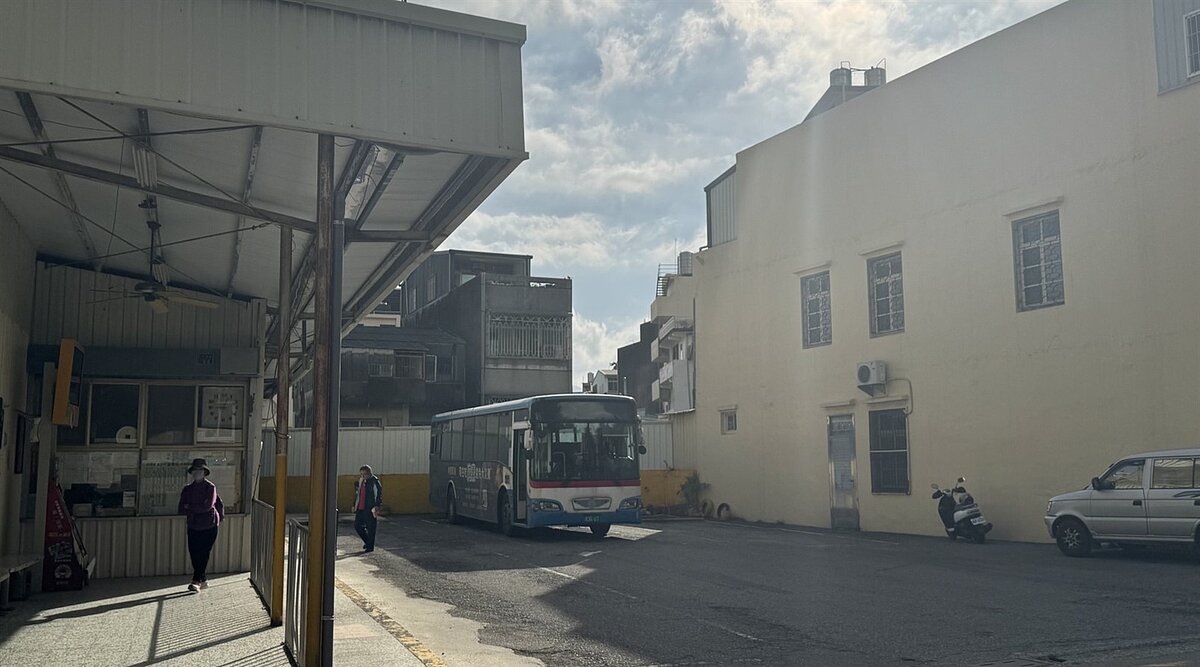 苗栗客運元旦接駛亦捷科際整合公司苗栗縣公路客運路線，原12條路盤點整併優化9條。記者范榮達／攝影
