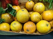 吃橘子別再丟掉這部位了！　多吃有助血管軟化、預防動脈硬化