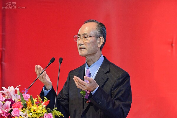 趙藤雄為遠雄上樑儀式致詞,並發表對於賄賂風波之感慨。(好房網News記者 陳韋帆/攝影)