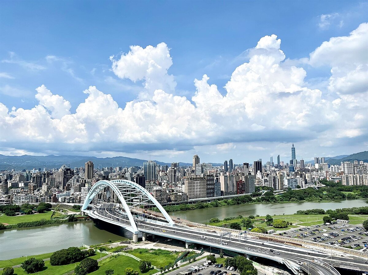 在信用管制續行、買賣雙方價格認知持續拉鋸下，永慶12月全台交易量表現持平，月增1%、年增2%。房市示意圖／永慶房產集團提供
