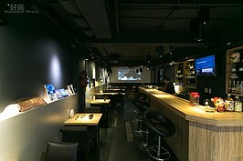 蕭瑟的秋日午後，喧鬧的中午外食客已經散去，僅二十多個座位的小餐廳霎時寧靜下來，就如同當年南極大陸般的冷清。這裡是在日本享有高知名度的工藤先生，來台後歸零人生的再出發點。