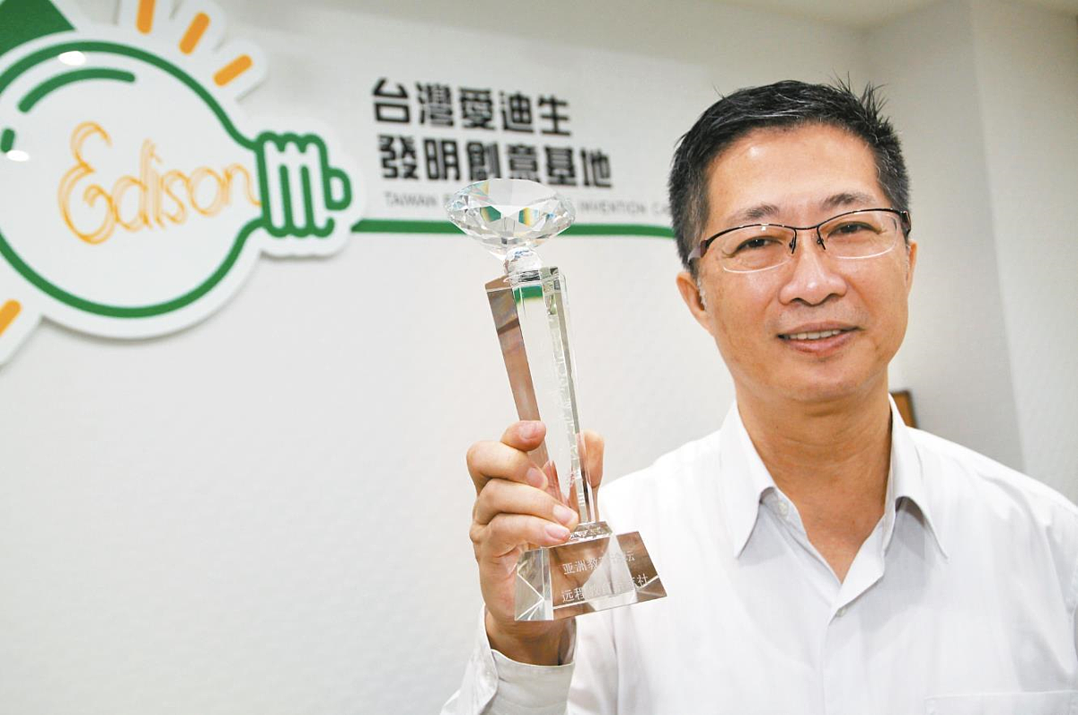 鄧鴻吉有「台灣愛迪生」之稱,並曾任前國大代表。圖/聯合報系資料照