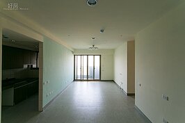 目前這兩棟通用宅共計88戶，每戶室內面積約二十七坪左右，除了簡單廚具與衛浴設備外，並沒有多餘的室內家具與燈具，入住的住戶必須要自己處理。預計一次租期為三年，每個月租金不到一萬五千元，可續租一次，最多允許居住為六年。