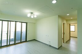 雖然不是大坪數的設計，但是採光好也通風，還有無敵山河景可賞，預計將吸引許多有意租賃的民眾搶租。