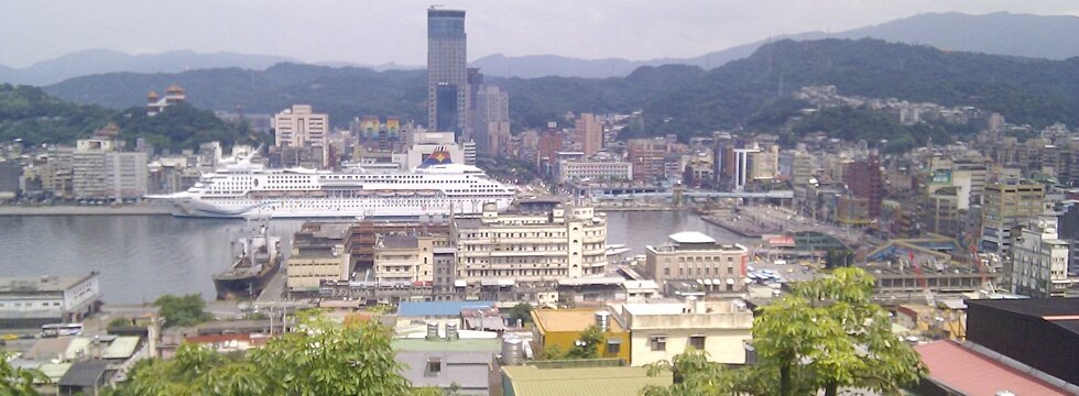 基隆港國際旅客人數（含兩岸渡輪）創新高。（大刊頭）