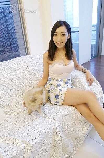 1.李宓是資生堂前董座千金,以選美進入演藝圈。