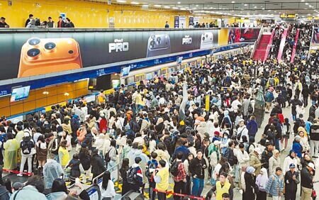 
輝達總部落腳北士科T17、T18，預計民國118年進駐，不過卻傳出園區周邊塞車、公車班次少，員工通勤困難，就連用餐都有問題，有人因此離職。（本報資料照片）
