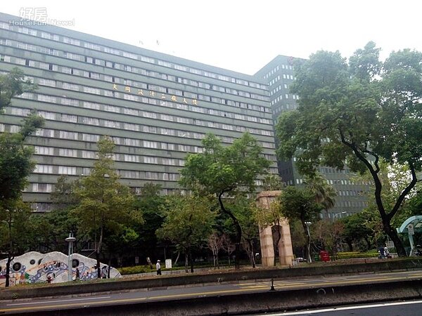 6「大同設計工廠大樓」位在中山北路、農安街口。