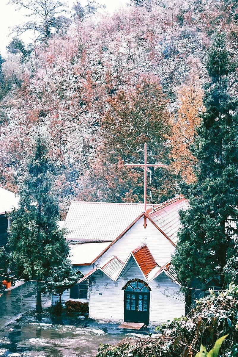 司馬庫斯教堂甚受遊客喜愛。圖／取自司馬庫斯臉書粉絲頁