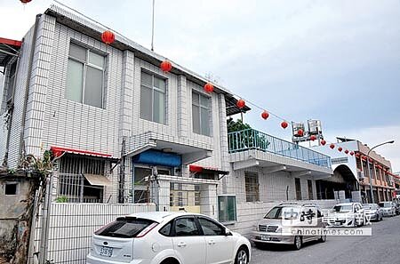 軍方的建築物已經閒置多時,台東天后宮提起訴訟要求軍方贈與建物。(黃力勉攝)