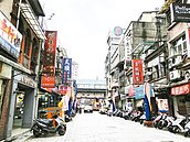 延伸基隆廟口商圈　市長令仁三路掛燈