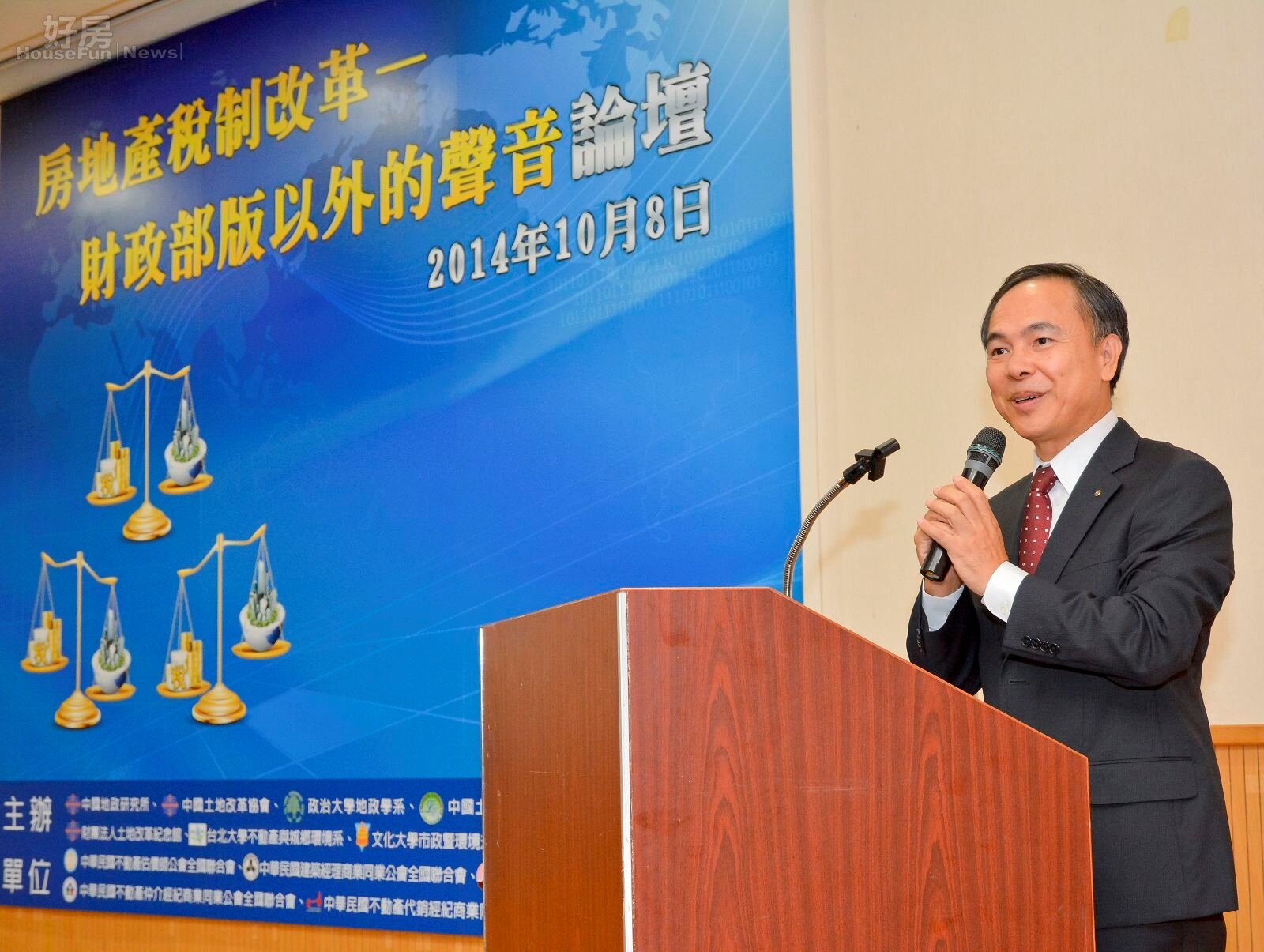 中華民國不動產估價師公會全國聯合會創會理事長卓輝華。(好房網News記者 陳韋帆/攝影)