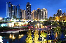 台中秋紅谷夜景。