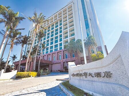 
受到金曲天后A-Lin跨年改編歌曲「娜魯效應」影響，台東娜路彎飯店今年首次在年初就接到年底跨年訂單，目前年底住房率已衝上2成。（蔡旻妤攝）
