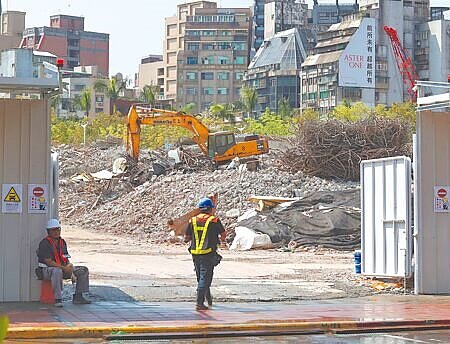 
土方之亂愈演愈烈，台灣省不動產建築開發公會聯合會9日率同全台26個縣市公會理事長，連袂向中央喊話。圖∕本報資料照片

