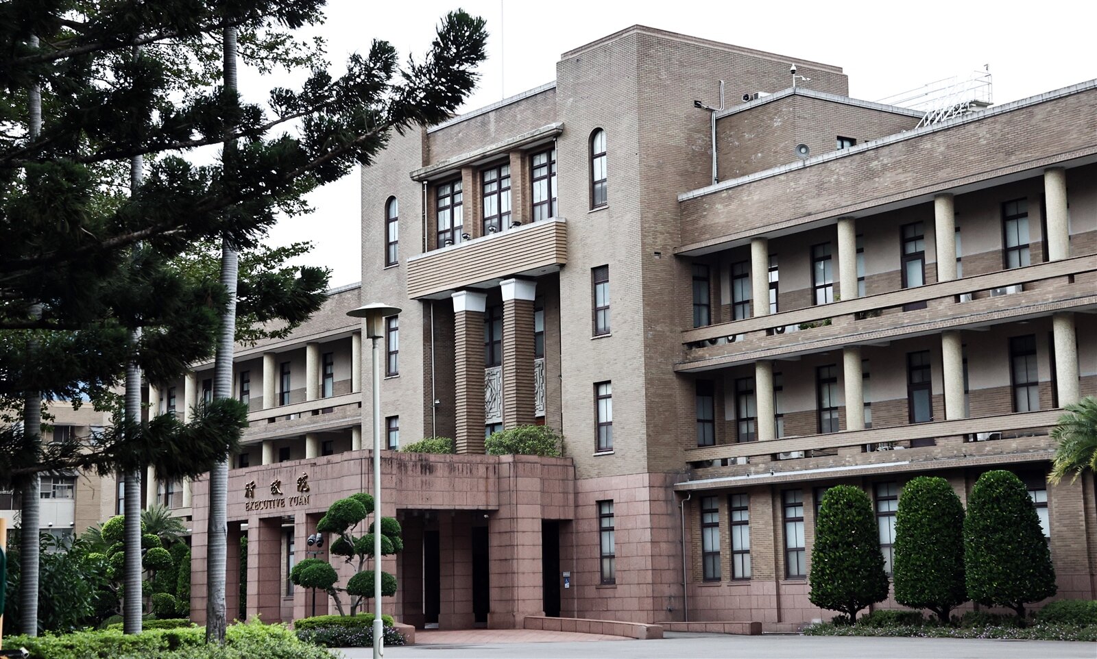 行政院重啟公地放領政策，閣揆卓榮泰核定，以79年公告土地現值加計物價指數，調整重啟公地放領的地價。後續內政部將函轉各地方政府作為核算放領地價之依據。（記者杜建重／攝影） 