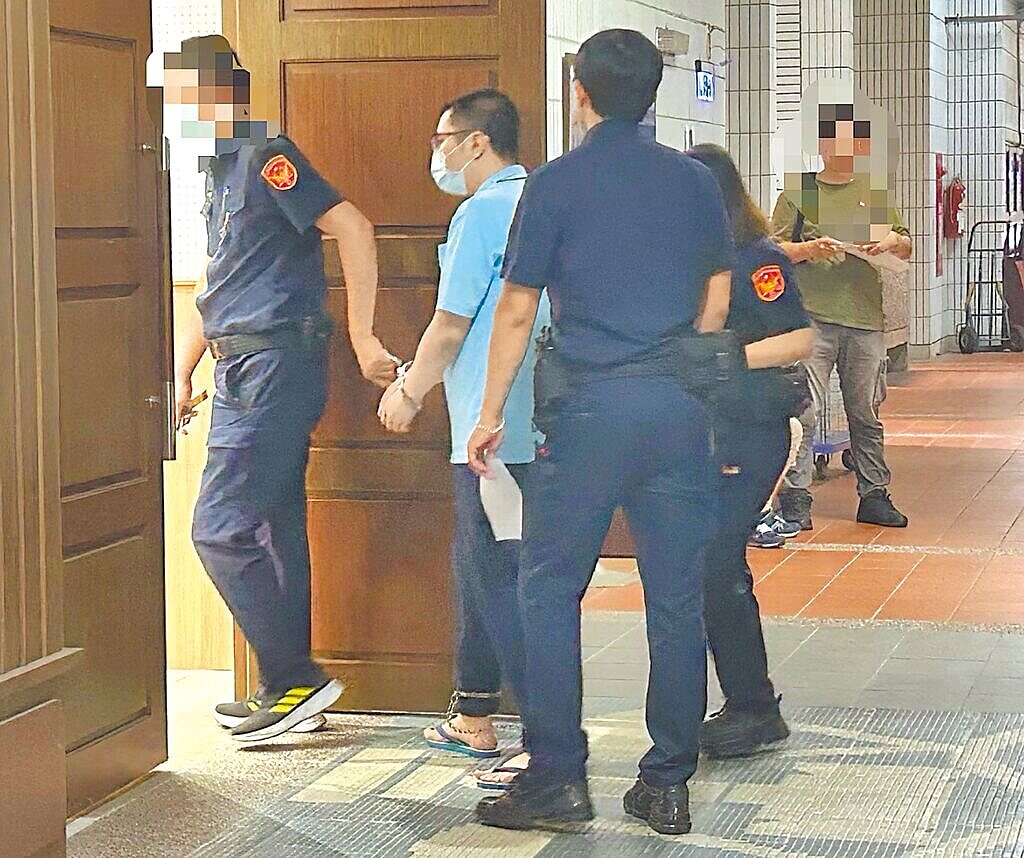 台中七期豪宅虐殺案,台中地院國民法庭9日判決主謀劉世惠(藍衣者)無期徒刑,共犯劉季昀、石庭彰則分別判刑13年6月、12年。圖/民眾提供