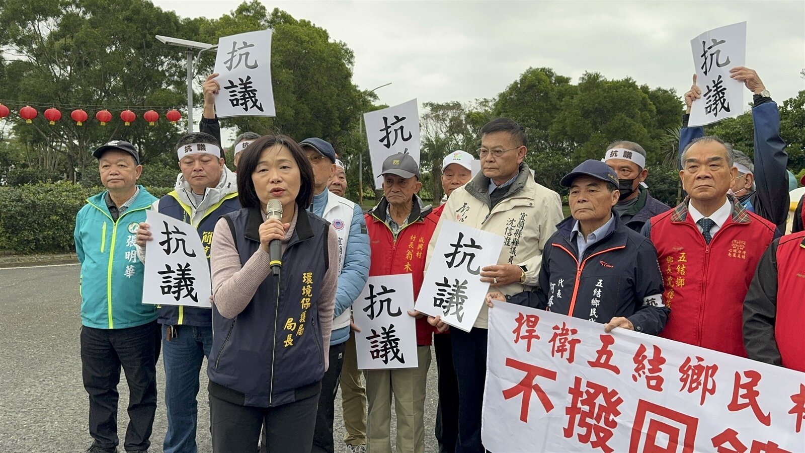 宜蘭焚化廠位於五結鄉，每年分配獲得回饋金，但最近其他鄉鎮也爭取回饋，致使五結鄉原有的回饋遭「凍結」，引爆地方不滿揚言圍廠抗爭。縣環保局今天表示，暫以前年的回饋金剩餘款補助地方，不影響第一期回饋金撥補。本報資料照 