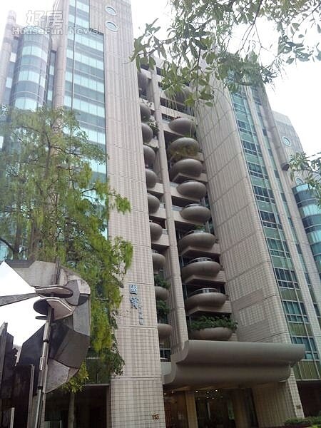 
5小禎2年前與前夫李進良分居時，一度住在「昇陽國寶」。