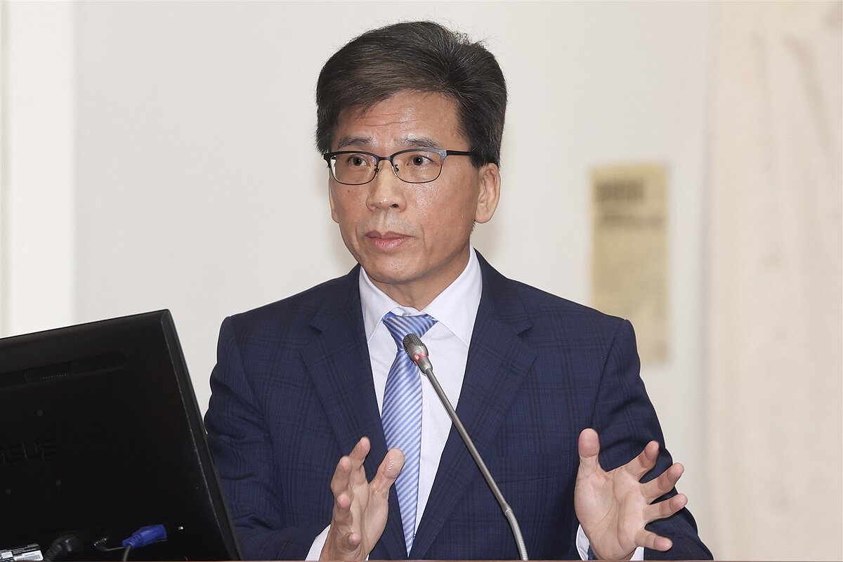 立法院財委會邀請財政部、金管會、國發會等官員就「如何引導國內資金擴大參與公共建設及策略性產業」進行專題報告，金管會主委彭金隆出席備質詢。圖／記者林伯東攝影