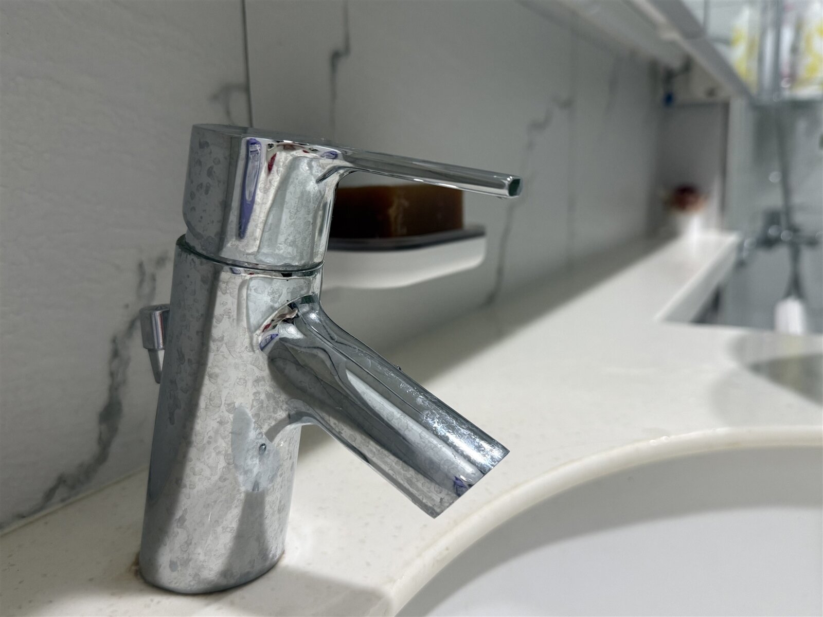 桃園市中壢區今天晚間11時到明天凌晨5時包括自立里、自信里、莊敬里等多地將停水6小時。記者周嘉茹／攝影 