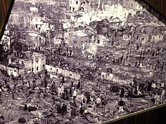 60多年前，一場大火將香港石硤尾木屋區燒成灰燼，有超過5萬7千人無家可歸。