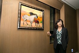 搞營建的在傳統印象中不是財大氣粗要不然就是較具有「台味」。張麗莉董事長卻是舉手投足間流露出藝術家的氣息。