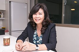 雖然從事的是營建業，但是對於藝術品卻是有獨到的眼光。張麗董事長不僅將藝術品導入所興建的建案中，甚至還自掏腰包扶植本土藝術家。