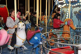 旋轉木馬(台北市政府提供)