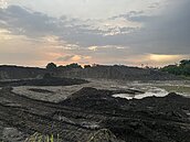 土方之亂不只建商有事還衝擊房價　政府應變能平息風暴？