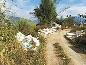 廢棄物亂堆公墓　埔里擬建土資場
