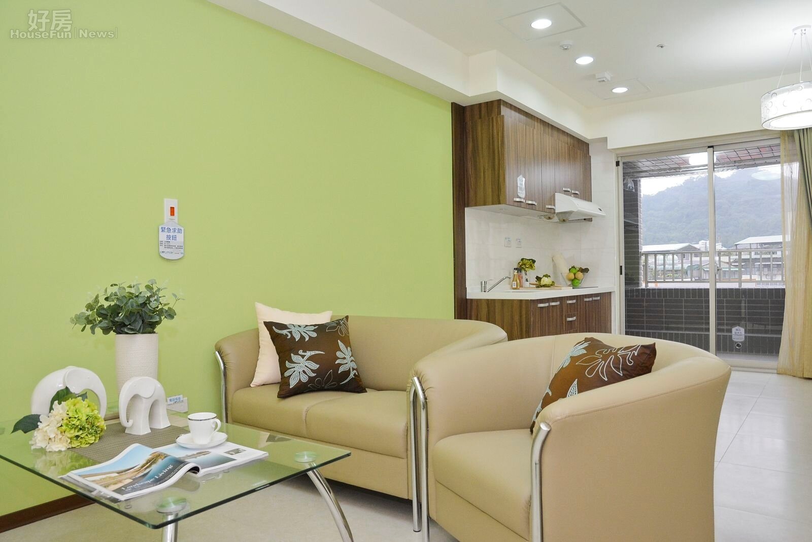 興隆國宅,B5房型,一房一廳一衛浴,因坪數較小,廚房與客廳一體成型。(好房網News記者 陳韋帆/攝影)