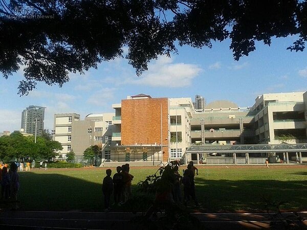 4新生小學位在「青田吉田」正對面。