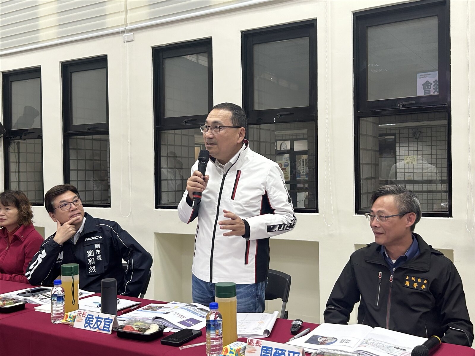 新北市長侯友宜今午率市府團隊至土城舉辦行動治理座談會。記者林媛玲／攝影 