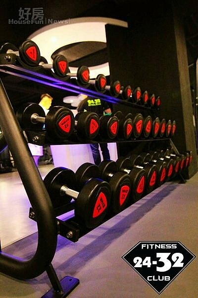 6.健身房才開幕一個月,就吸引許多年輕族群。