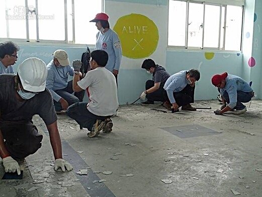 守善義工團登高一呼,善心人士群起響應,讓計畫進度在兩個週末內就完成(攝影/李憶如)